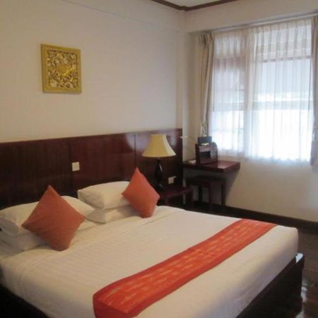 Hotel Maineli Ньоншуэ Экстерьер фото