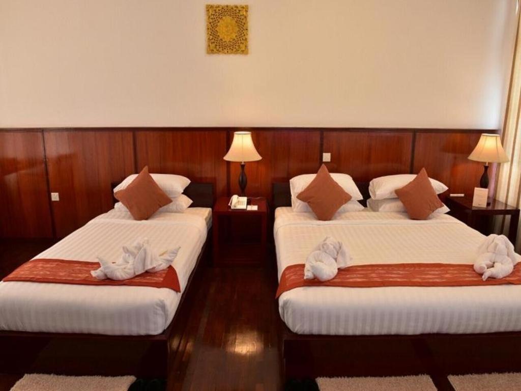 Hotel Maineli Ньоншуэ Экстерьер фото
