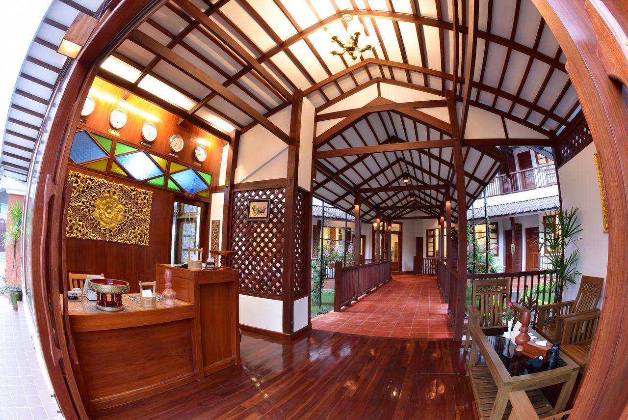 Hotel Maineli Ньоншуэ Экстерьер фото