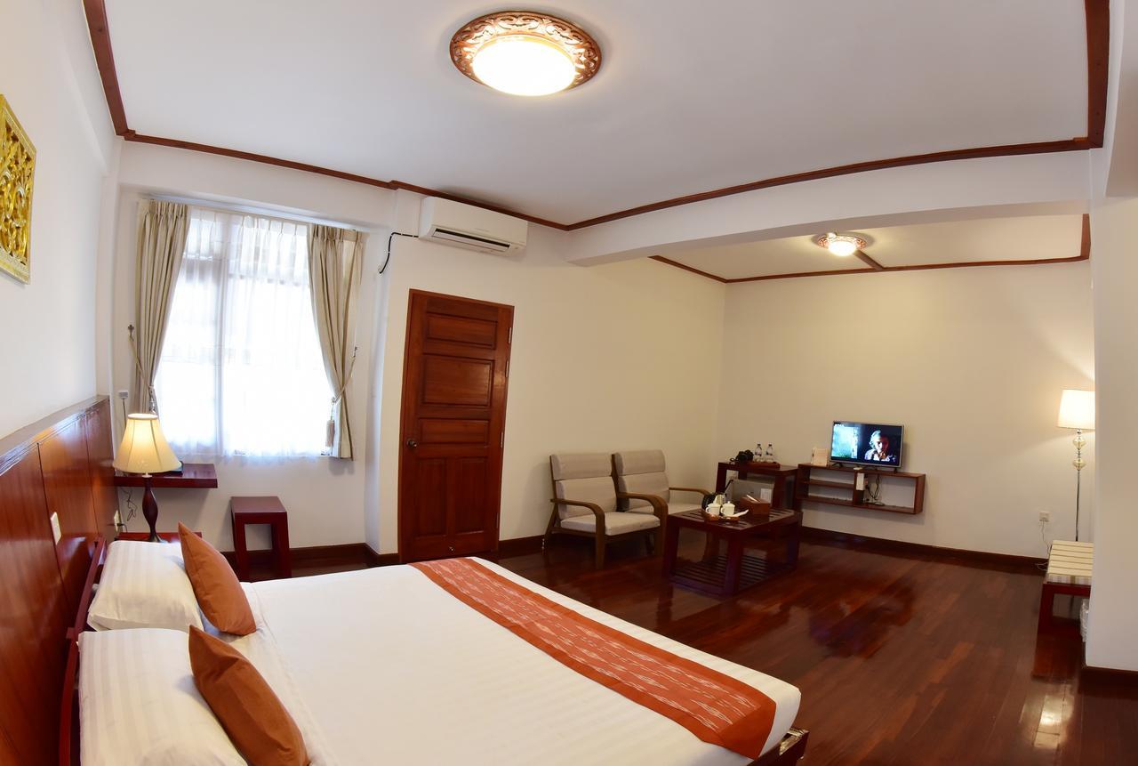 Hotel Maineli Ньоншуэ Экстерьер фото